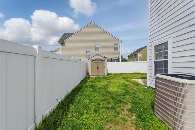 Building Photo - 1023 Snead Dr