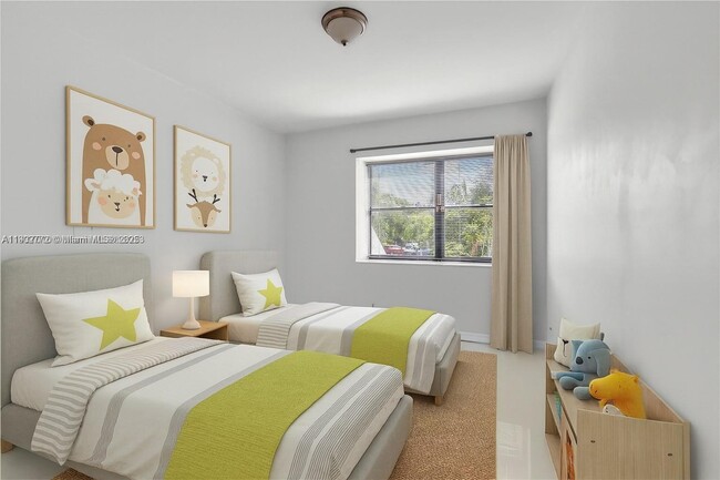 Building Photo - 295 Fern Dr