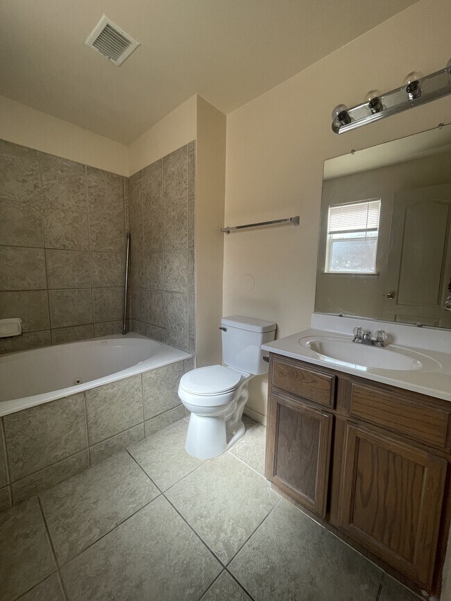 Building Photo - 3708 Prairie Rose St
