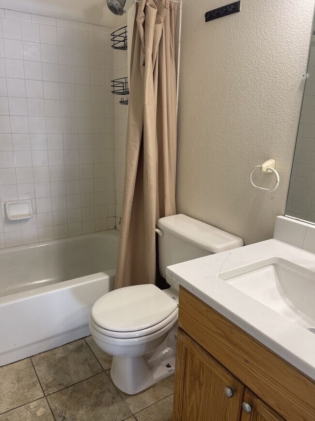 Building Photo - 4 bed 3 bath in Highlands Ranch