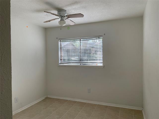 Building Photo - 2706 Treeview Dr