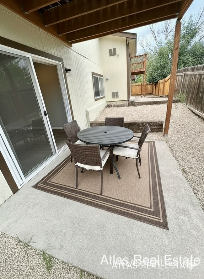 Building Photo - 6741 Dublin Loop W