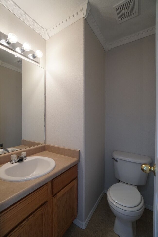 Building Photo - 6613 Payette Dr