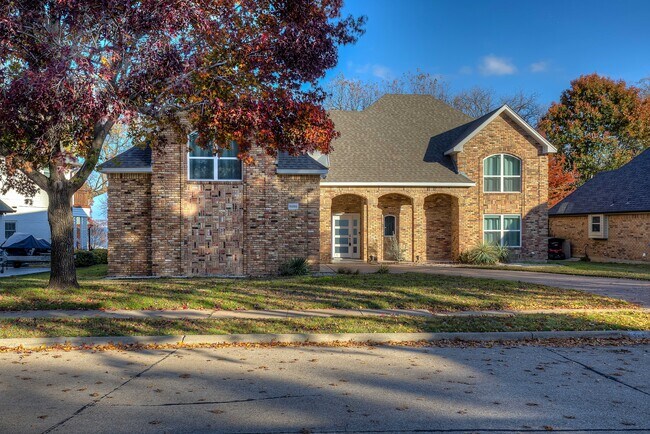 Building Photo - 8606 Columbia Dr