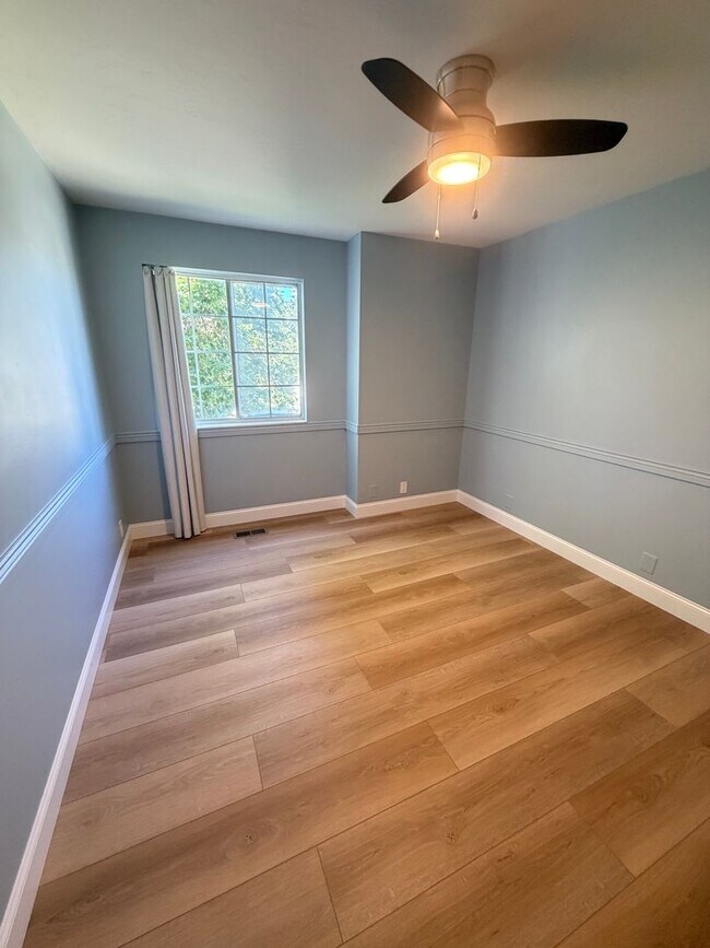 Building Photo - GORGEOUS SPACOUS HOMESTEAD!!!