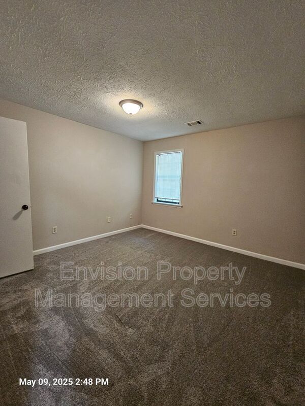 Building Photo - 111 Jay Ln