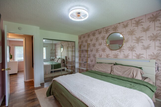 Building Photo - 1323 Torreya Cir