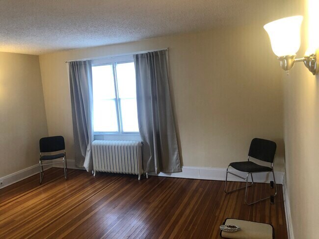 Building Photo - 2101 Park Ave