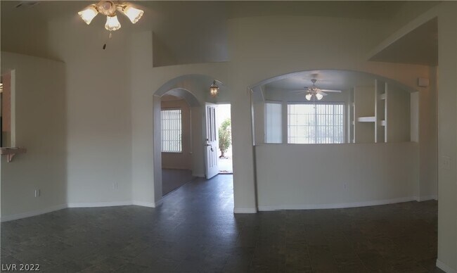 Building Photo - 6341 Waterford St