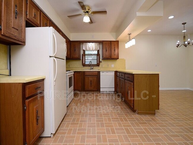 Building Photo - 12386 Bel Dr