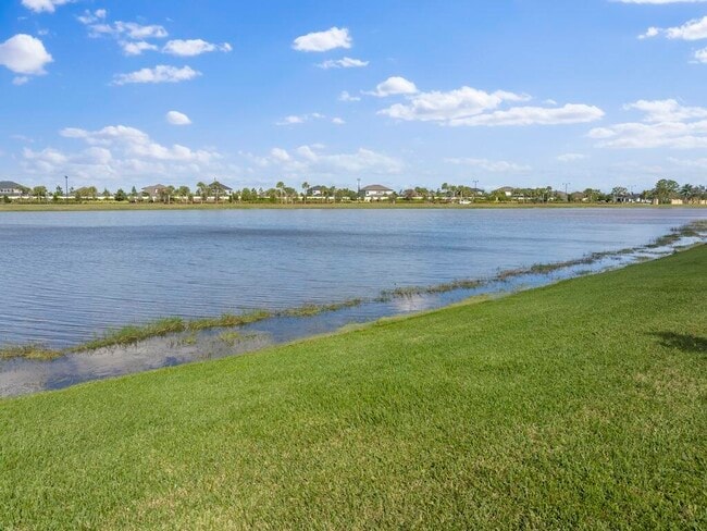 Building Photo - 12341 Arabella Dr