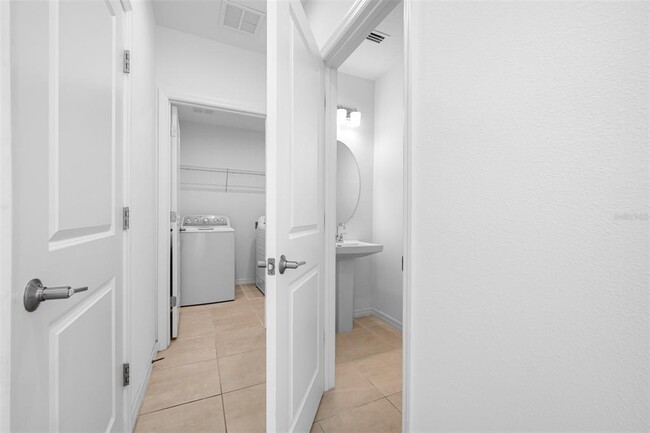 Building Photo - 5913 Laurelcrest Gln