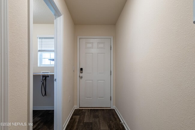 Building Photo - 2446 Oak Stream Dr