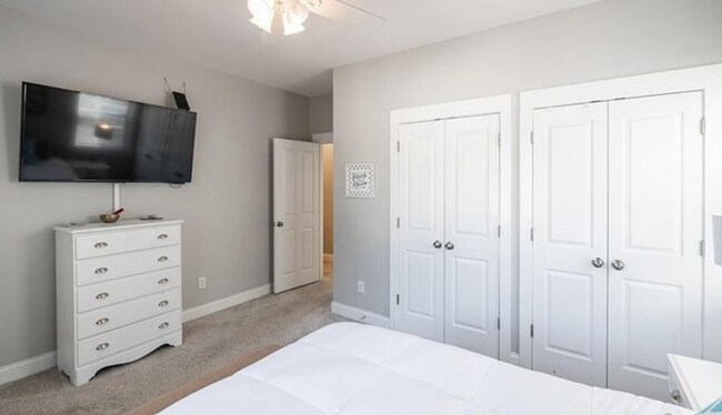 Building Photo - 531 Watson St