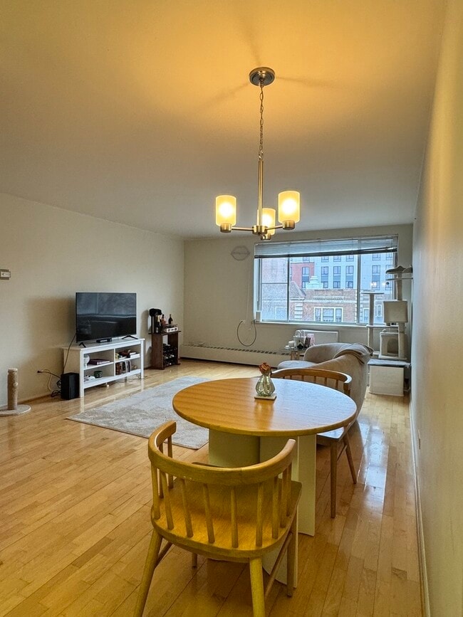 Building Photo - 201 S Maple Ave