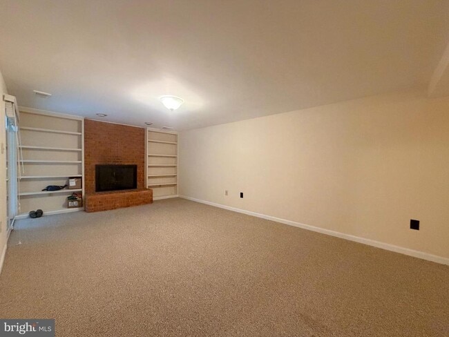 Building Photo - 7418 Crestberry Ln