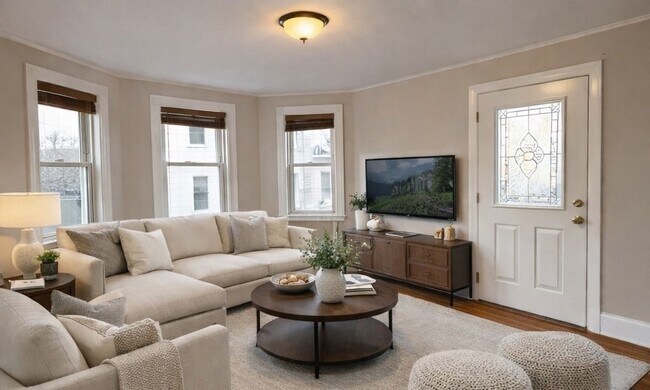 Building Photo - 12 Bigelow St