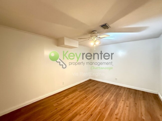 Building Photo - 1300 Highcrest Dr