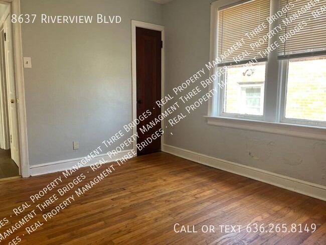 Building Photo - Large 4 Bedroom Property Is Waiting For Yo...