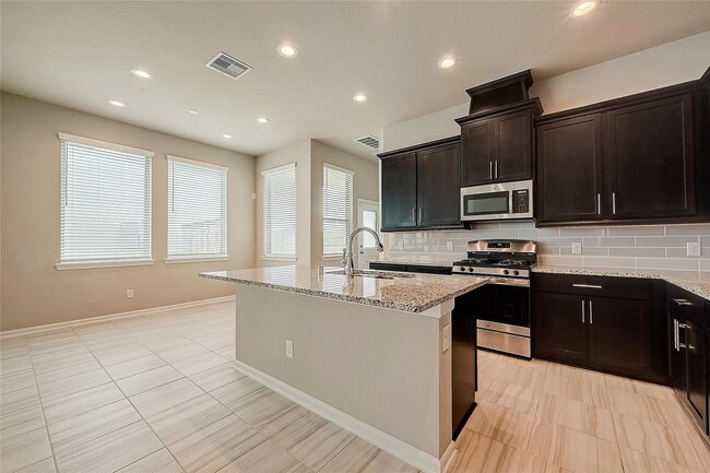 Building Photo - Beautiful Move-In Ready Home in Missouri City