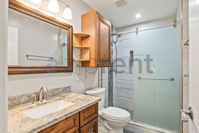 Building Photo - Unit