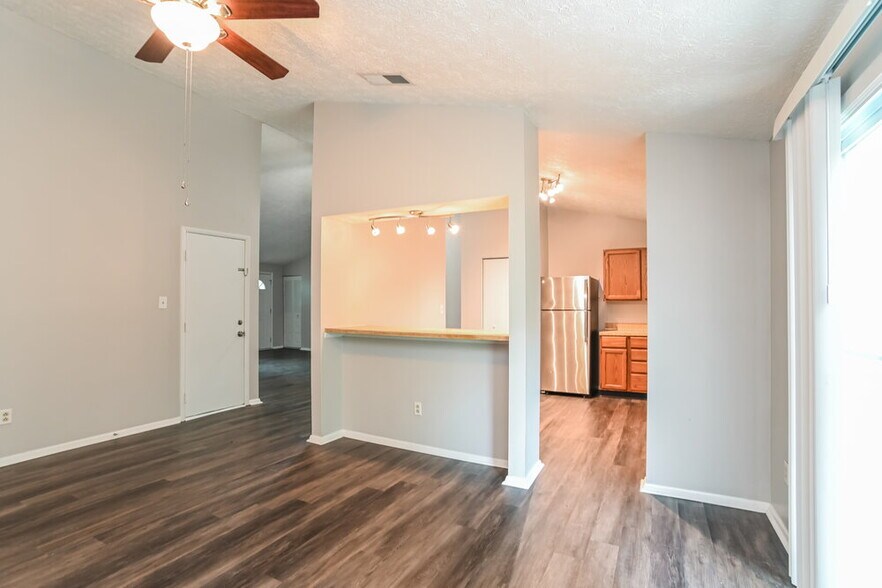 Building Photo - 7719 Mallen Dr