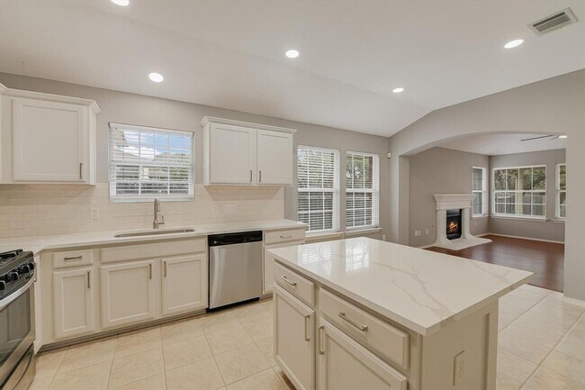 Building Photo - 14109 Ballycastle Trail