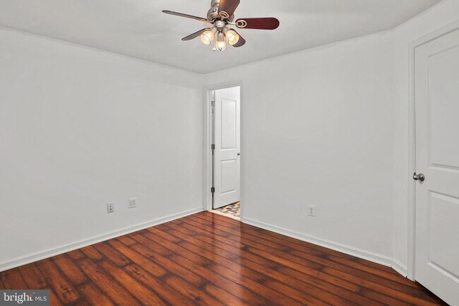 Building Photo - 144 Midland Rd