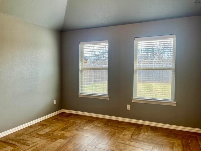 Building Photo - 5021 Olivia Ln