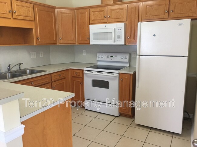 Building Photo - 8029 Silverado Dr