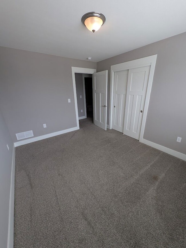 Building Photo - 1520 Foxwood Pass