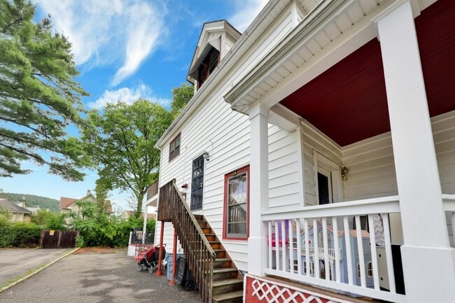 Building Photo - 70 E Maple Ave