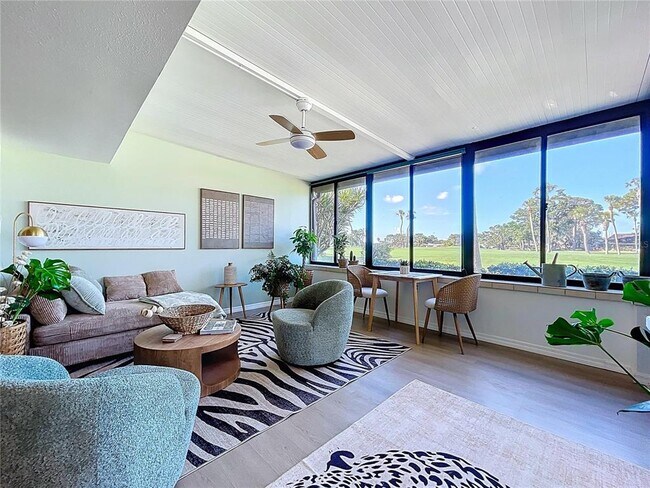 Building Photo - 4646 La Jolla Dr