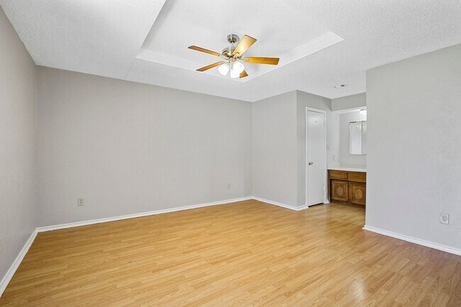 Building Photo - 226 E Pritchard Ln