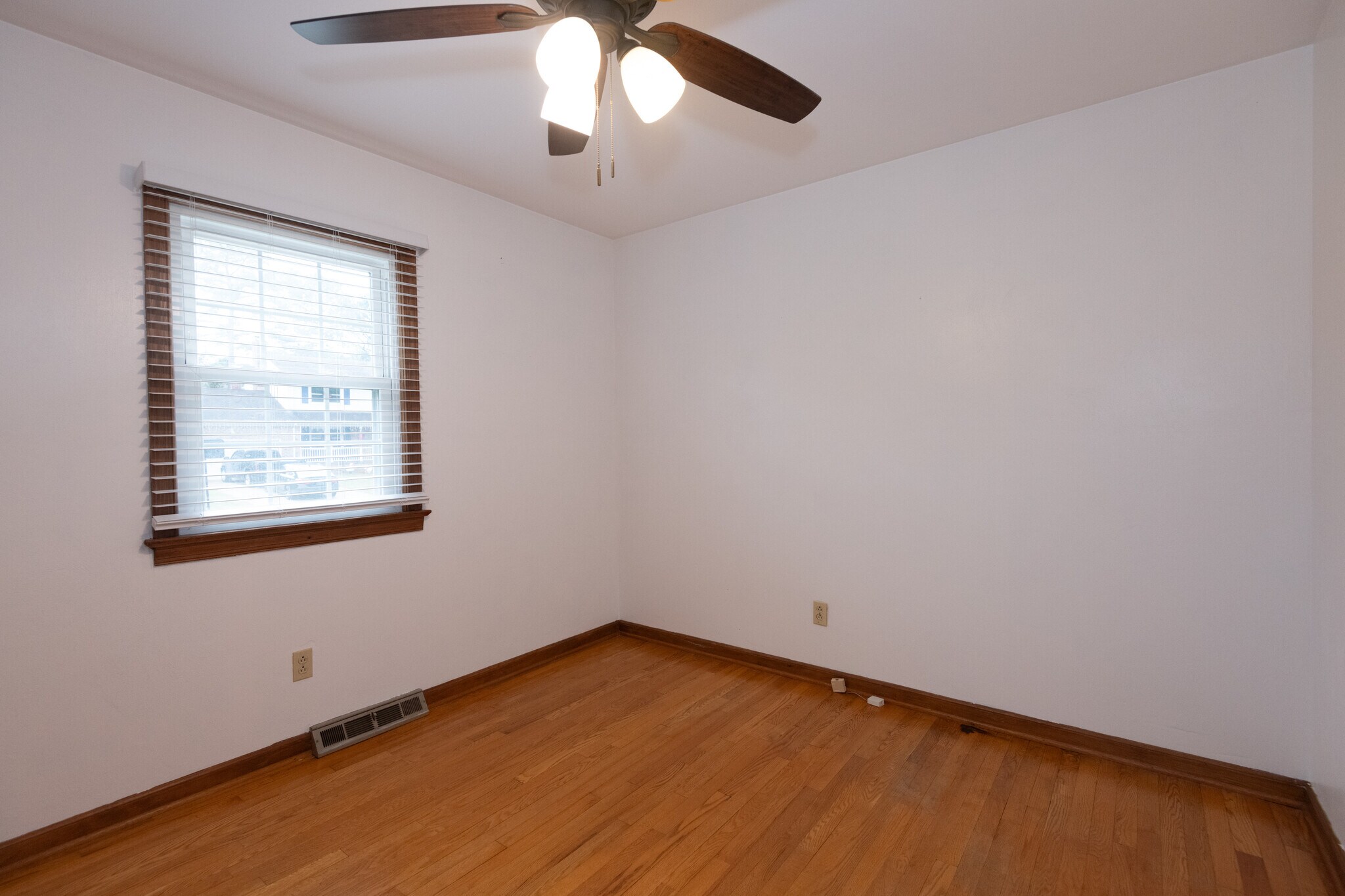 Building Photo - 561 Summit Ridge Dr