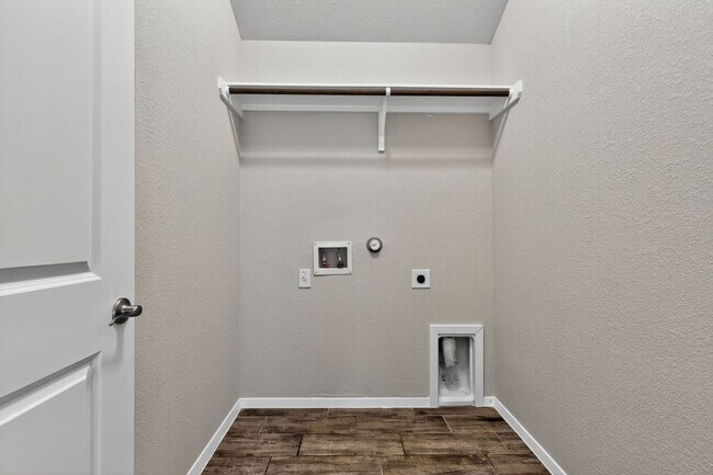 Building Photo - Look & Lease Special - $500 Off First Month - Deposit Free Option - Move in by February 14th  wit...