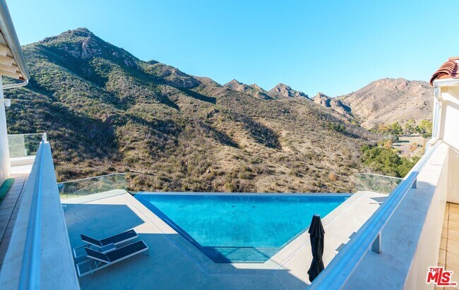 Building Photo - 29282 Circle Dr