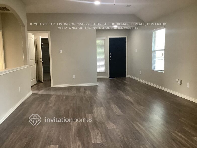 Building Photo - 151 E Kirnwood Dr