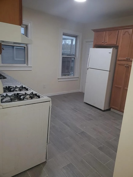 Kitchen - 3964 Washington St