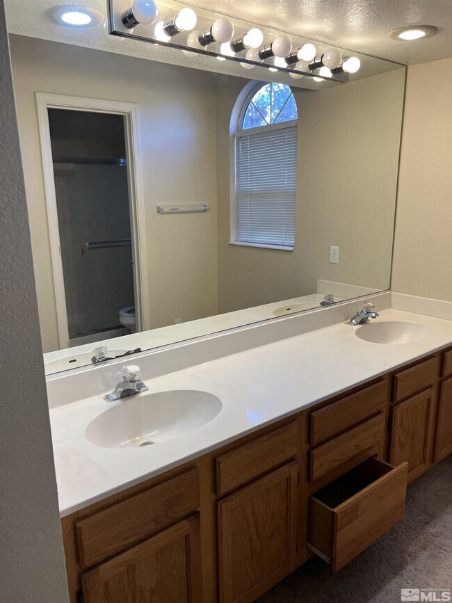 Building Photo - 6137 Greenbrook Dr