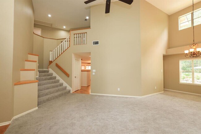 Building Photo - 47 E Greywing Cir
