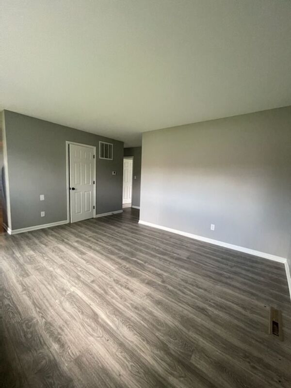 Building Photo - 1515 Watkins Rd