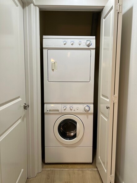 Building Photo - 3150 W Government Way