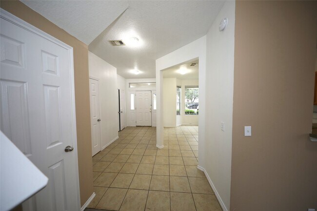 Building Photo - 18851 Sandelford Dr