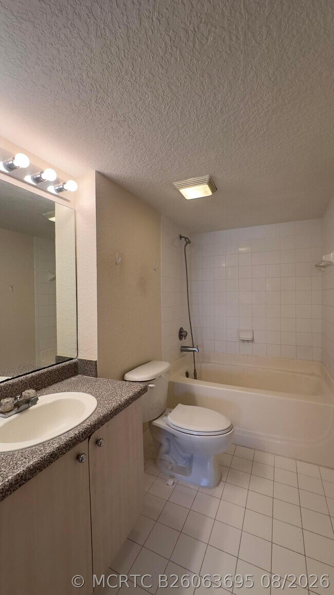Building Photo - 1801 N Flagler Dr