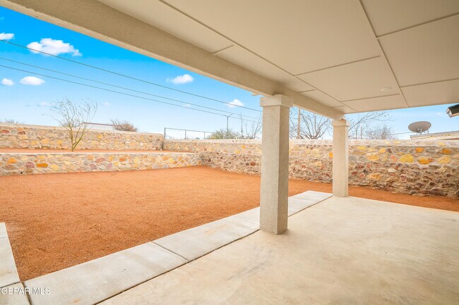 Building Photo - 854 Mallett St