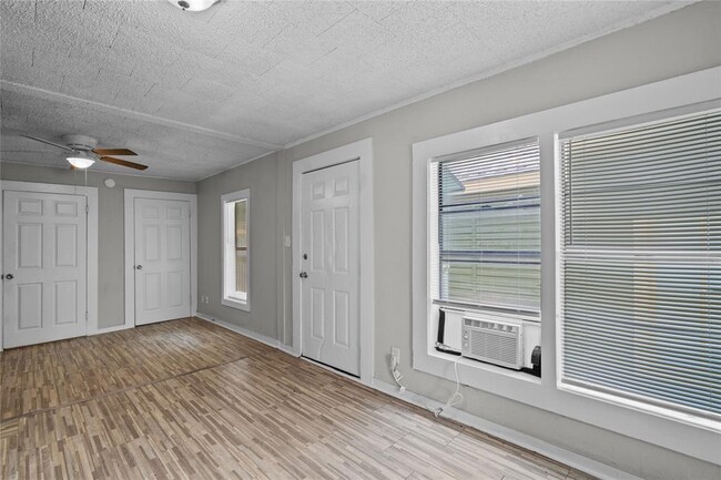 Building Photo - 3116 Avenue L