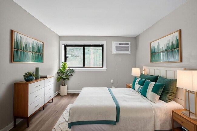 Building Photo - 2025 Move-In Special – $200 Off First Mont...