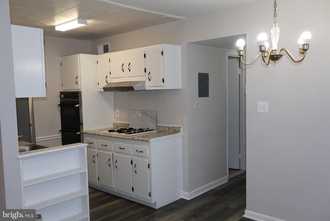 Building Photo - 4951 Americana Dr