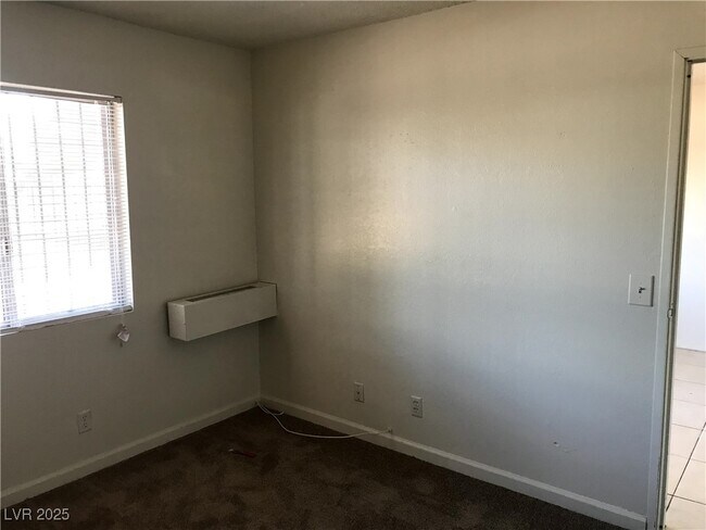 Building Photo - 4955 Jeffreys St